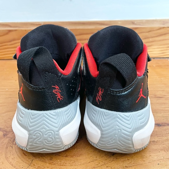 *SOLD* JORDAN Stay Loyal Kids Sneaker - Picture 5 of 10